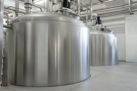 Ice water cooling in dairy plants 