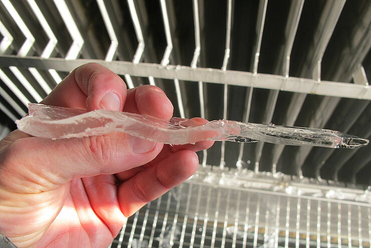 Chip ice with 6-8mm ice thickness of -0.5°C