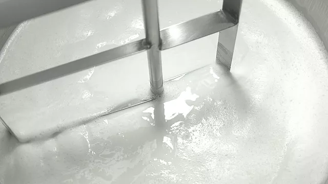 Questa immagine mostra il raffreddamento ad acqua ghiacciata BUCO nell'industria lattiero-casearia.