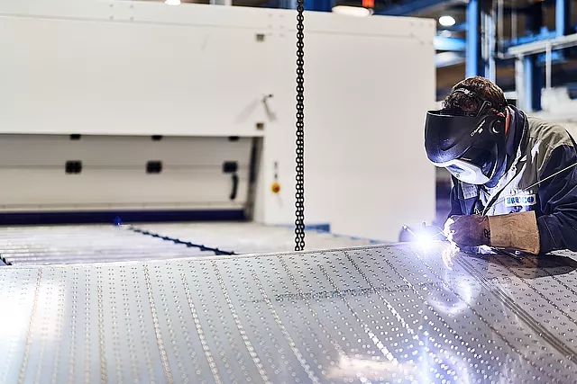 This image shows the quality control in the laser welding process for reliable and strong welds.