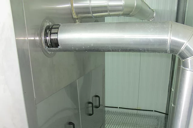 The image shows the inner inspection platform inside an ice silo.