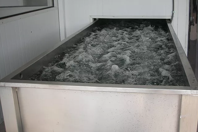 Dieses Bild zeigt eine industrielle Eisbank zur Speicherung und Kühlung von Wärmeenergie.
