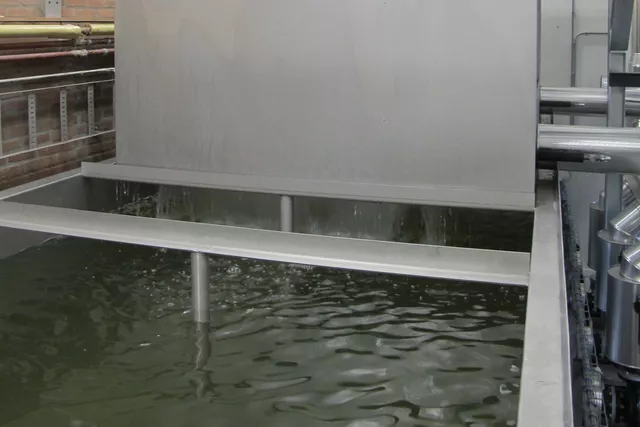 Eiswassereinfluss in den Splittank Eiswassereinfluss in den Splittank