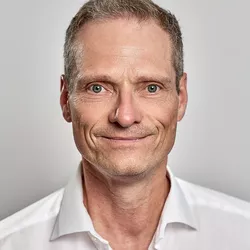 This picture shows a portrait of Robert.