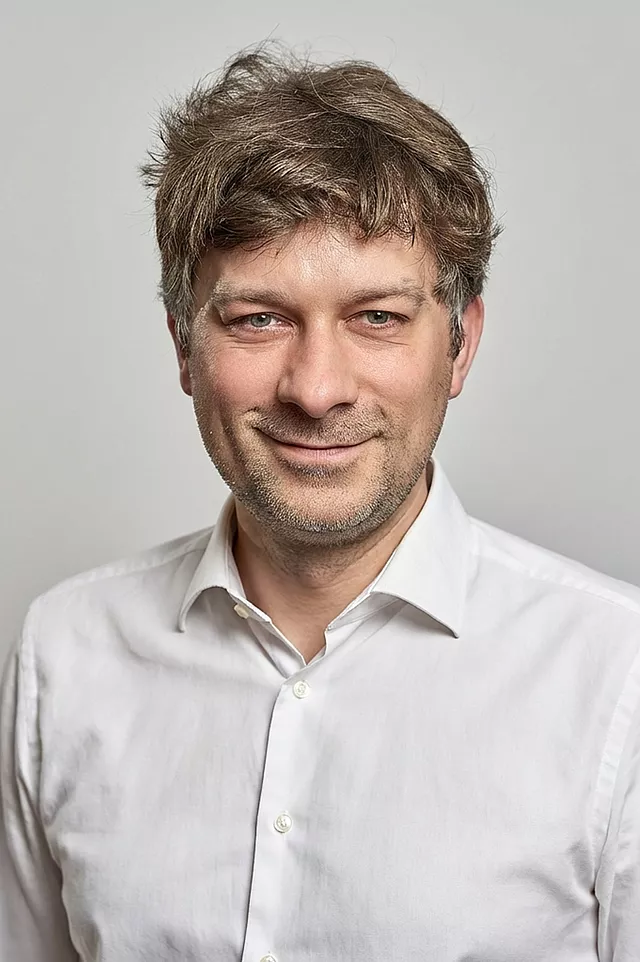 Deze foto toont een portret van Ilya.