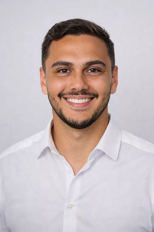 Deze foto toont een portret van Yasin.