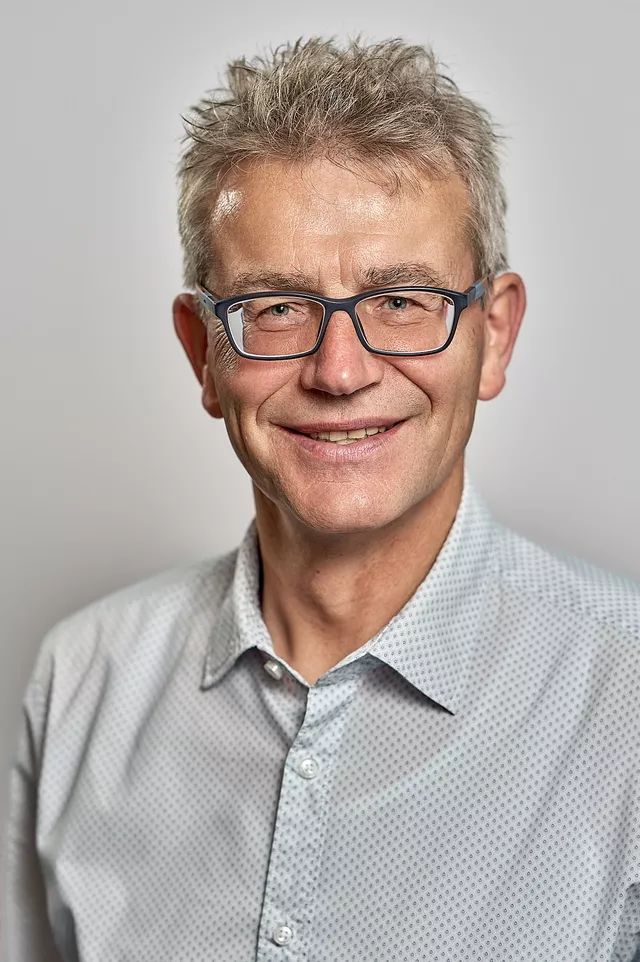This picture shows a portrait of Holger. This picture shows a portrait of Holger.