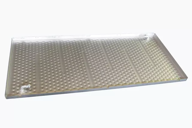 Pillow Platte mit stabilisierenden Kanten und Ausklinkungen Pillow Platte mit stabilisierenden Kanten und Ausklinkungen